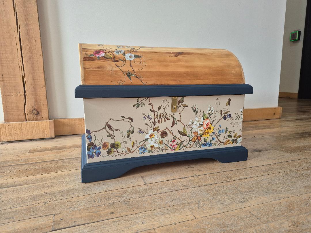 Garden Pine Storage Chest