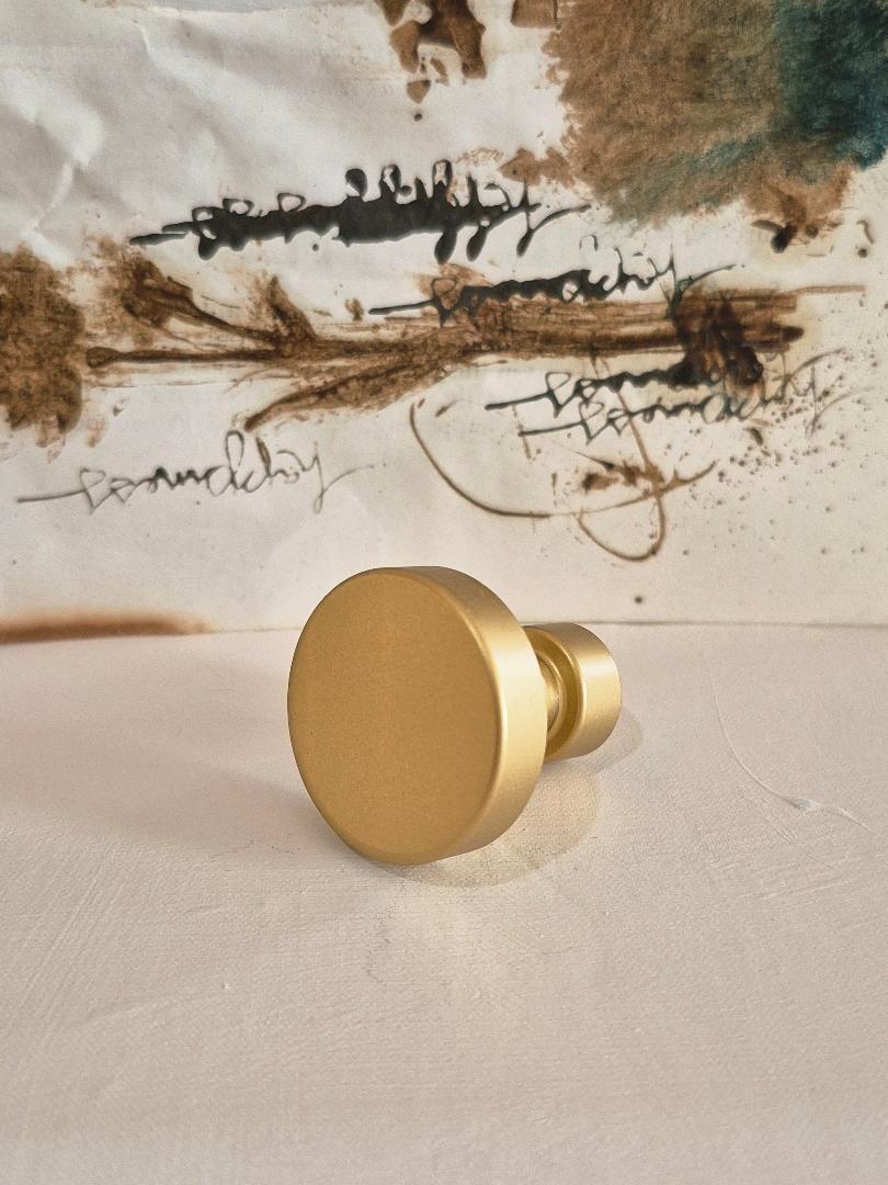 Round Gold Knob