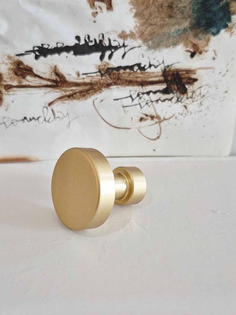 Round Gold Knob