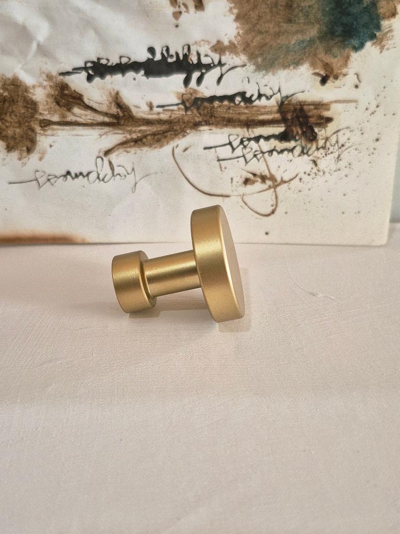 Round Gold Knob