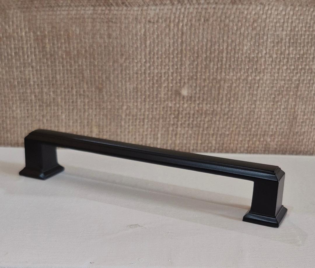 Black Pulls