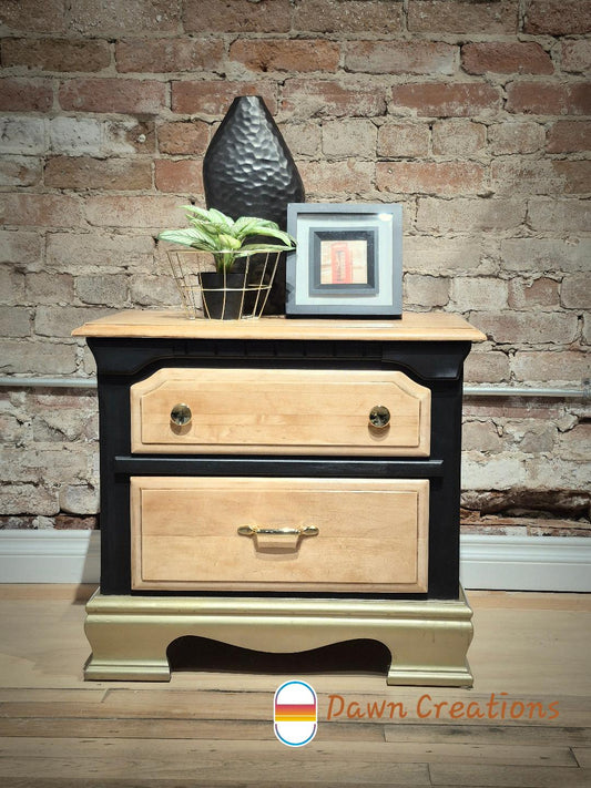 Charming End Table/Storage