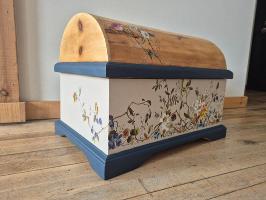 Garden Pine Storage Chest