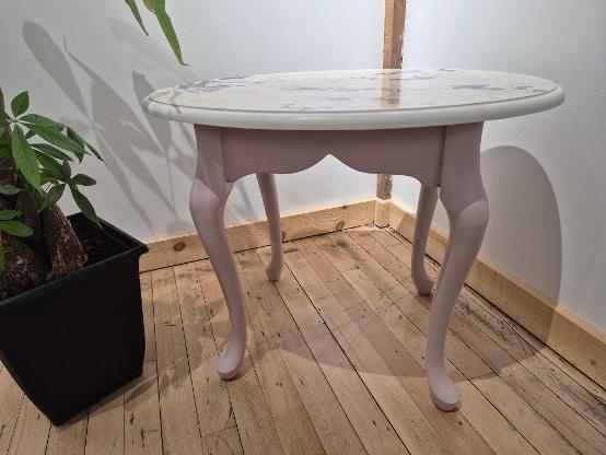 Blooming Softly Tea Table