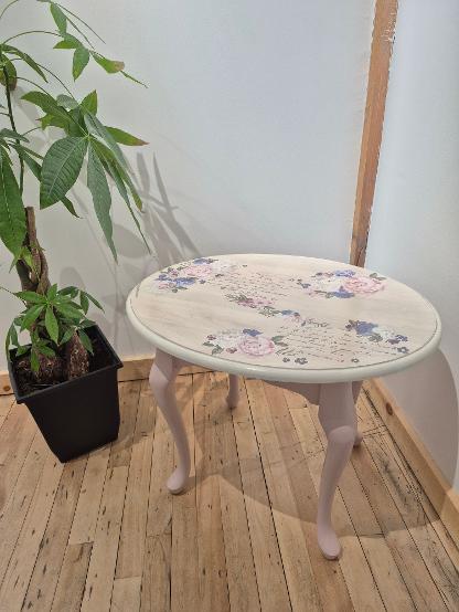 Blooming Softly Tea Table