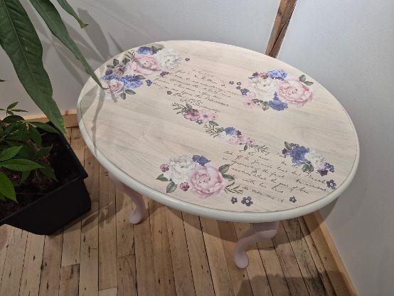 Blooming Softly Tea Table