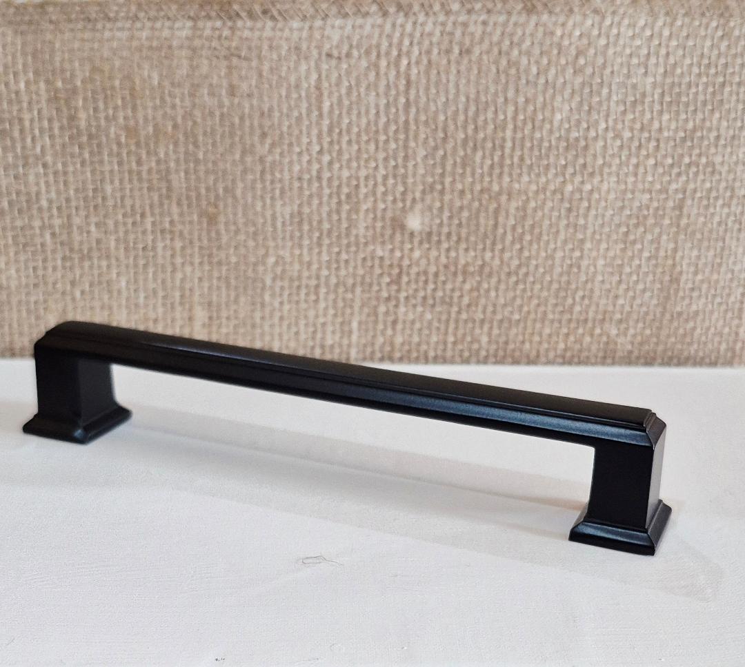Black Pulls