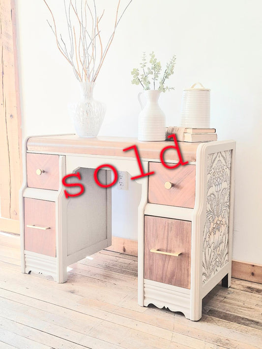 MCM Pretty Dressing Table