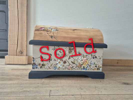 Garden Pine Storage Chest